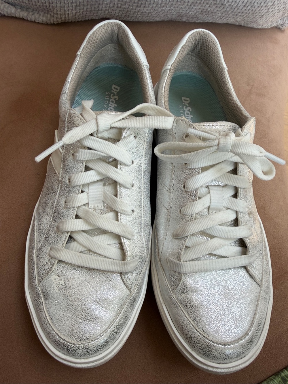 Dr. Scholl’s Women’s Madison Lace Sneaker metallic silver size 7 like new